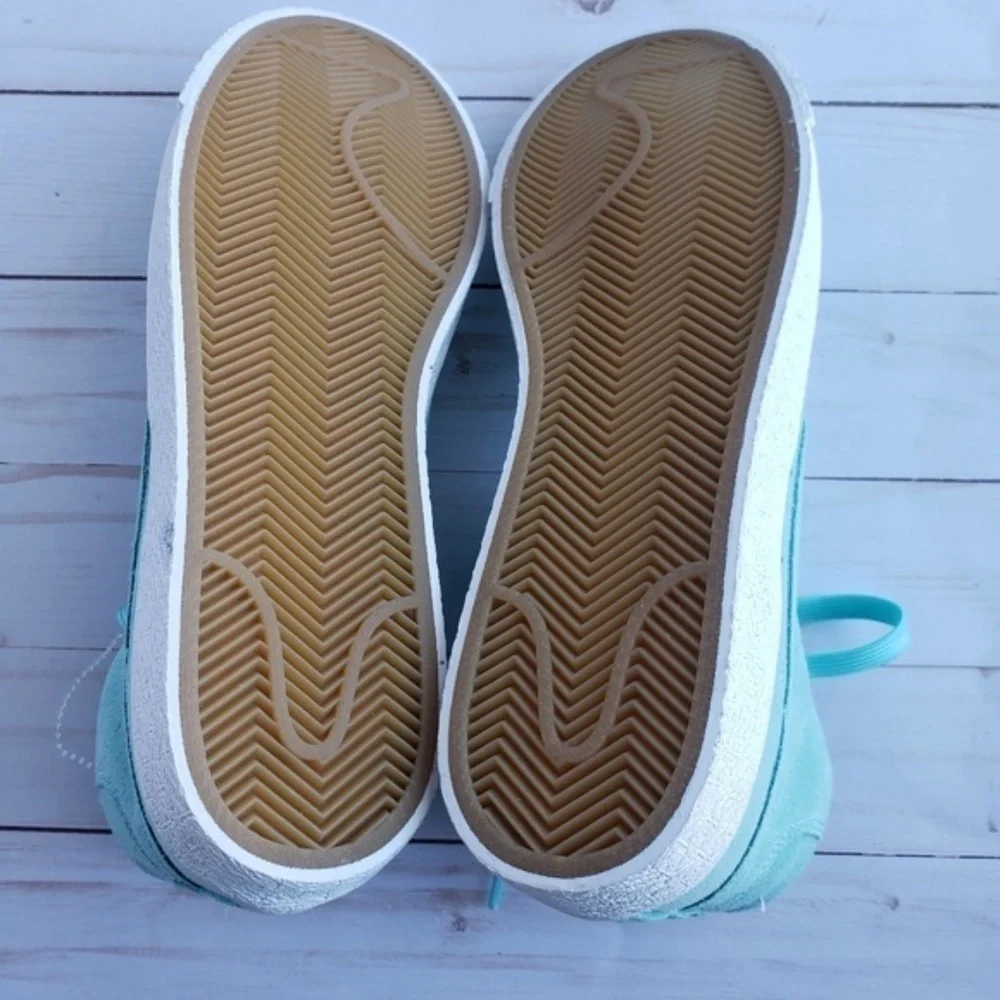 NEW Nike Boys High Top Sneakers Teal 6Y, 6.5Y
